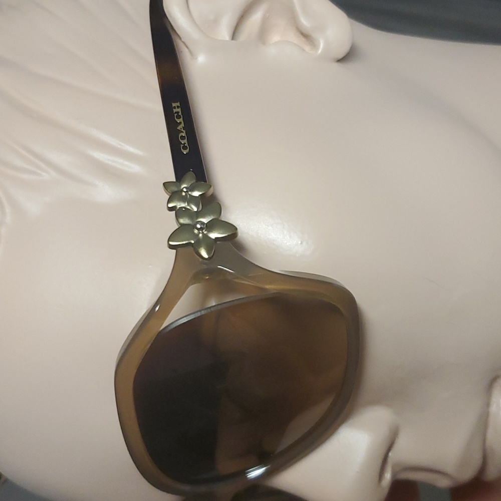 NEW Coach L1033 Integration Flower Sunglasses BLACK/ DARK GERY (4538)- Last One - Picture 8 of 9